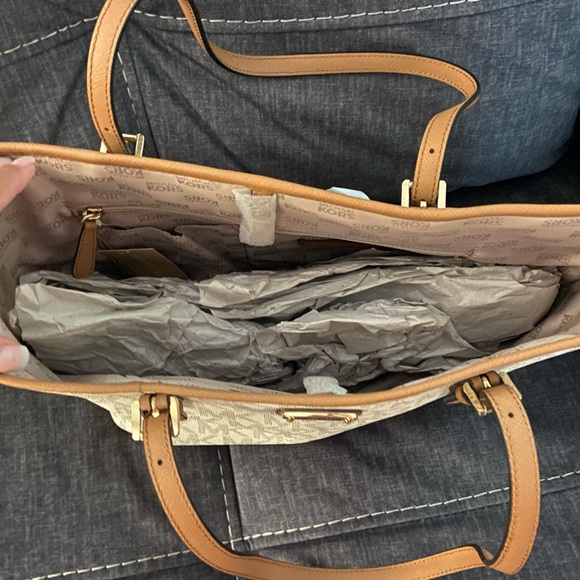 Michael kors small carryall Tote - Picture 2 of 6